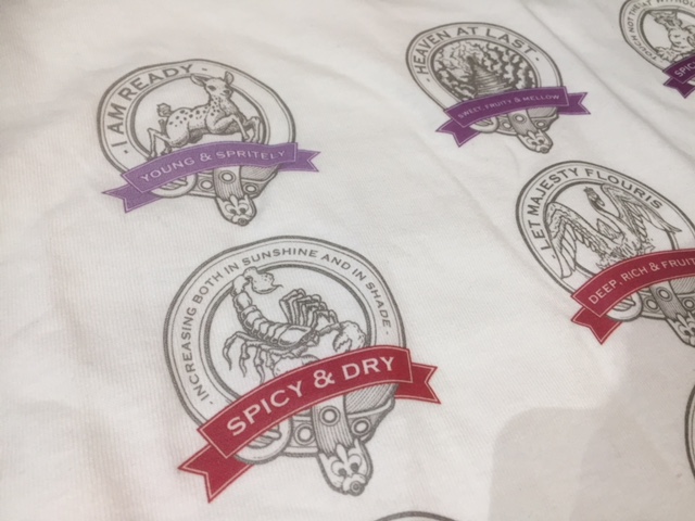 スコッチウイスキーソサエティの「CLANS and DRAMS」のTシャツ